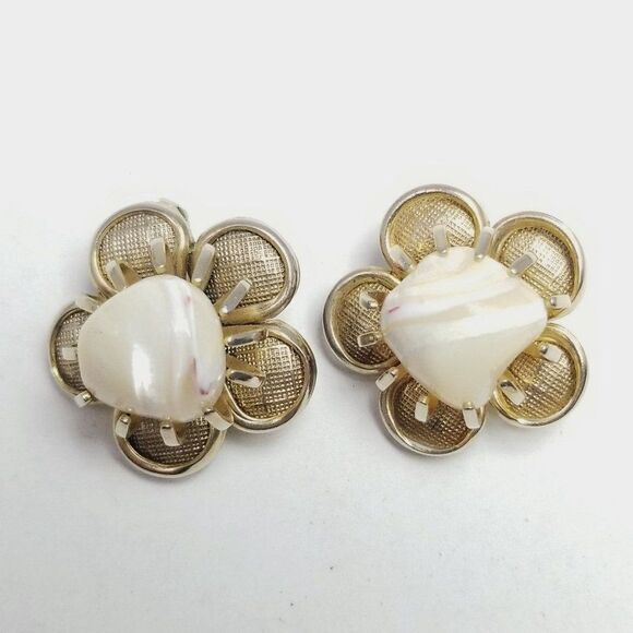 Vintage Floral Shape Clip On Earrings, Faux Pearl Center, Retro 80s Style - Picture 2 of 6